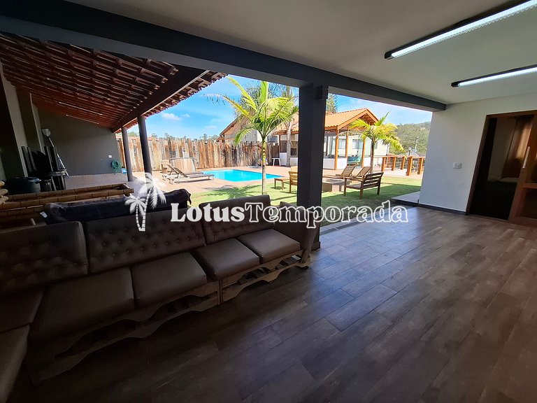 Chácara em Atibaia com Piscina e Jacuzzi em Cond. LT0078