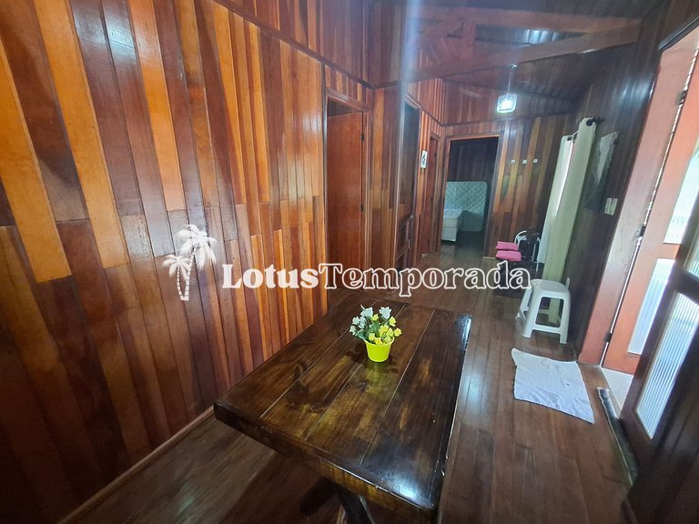 Sitio com piscina, campo de futebol e lagos LT0015