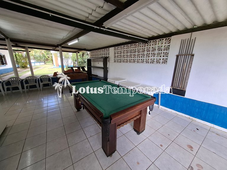 Sitio com piscina, campo de futebol e lagos LT0015
