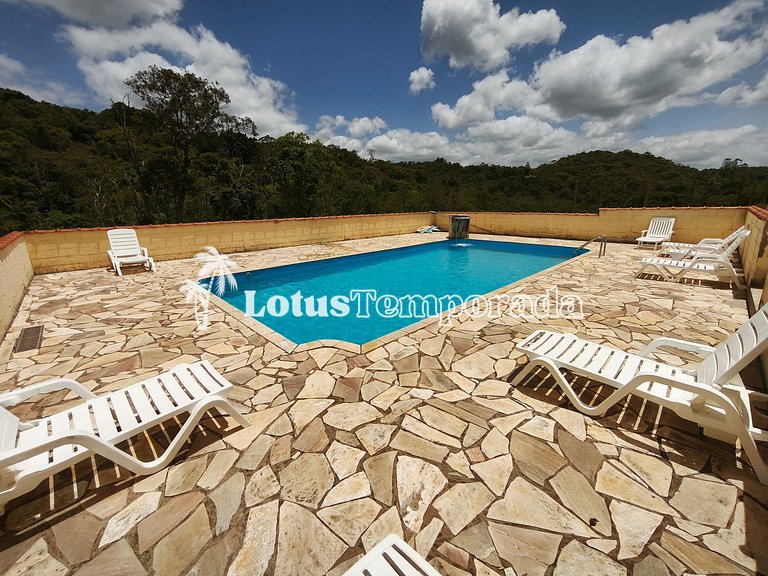 Sítio com 07 dormitórios, piscina e salão de jogos LT0042