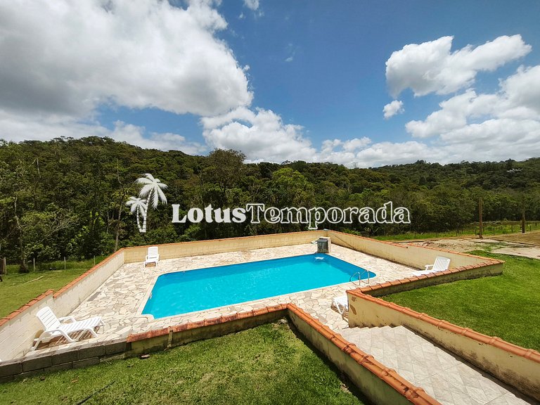 Sítio com 087 dormitórios, piscina e salão de jogos LT0042