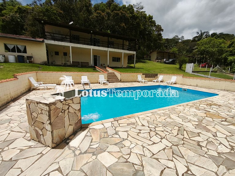 Sítio com 07 dormitórios, piscina e salão de jogos LT0042