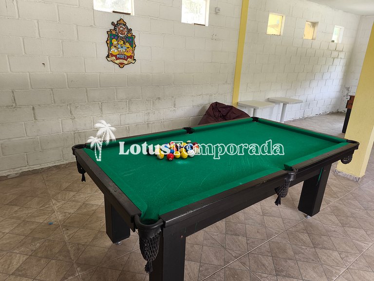 Sítio com 08 dormitórios, piscina e salão de jogos LT0042