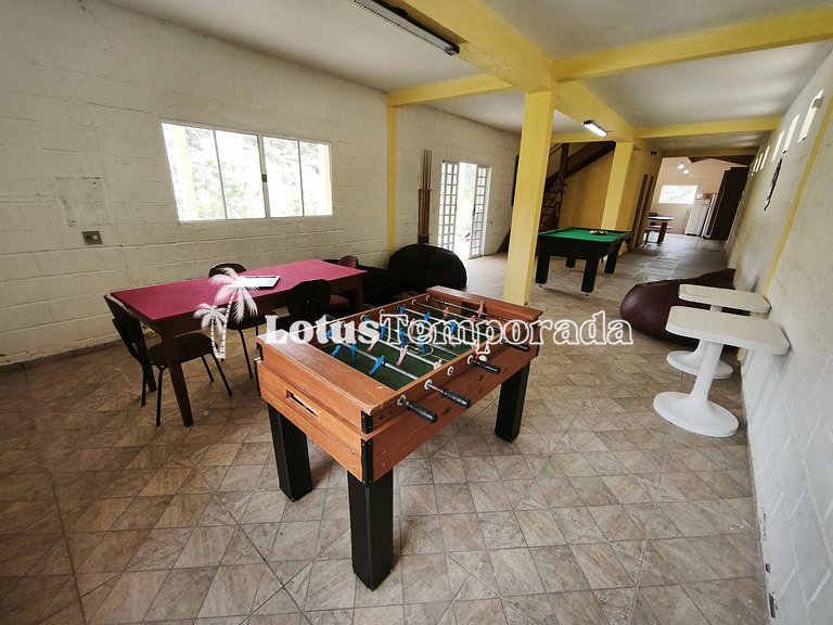 Sítio com 08 dormitórios, piscina e salão de jogos LT0042