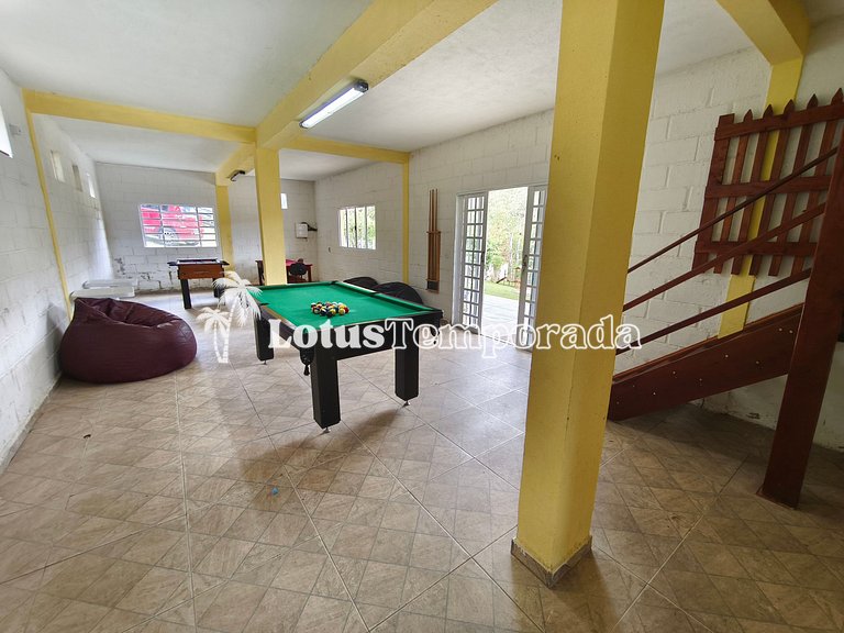 Sítio com 087 dormitórios, piscina e salão de jogos LT0042