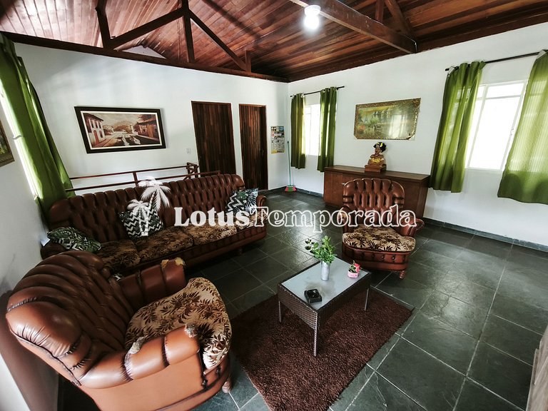 Sítio com 07 dormitórios, piscina e salão de jogos LT0042