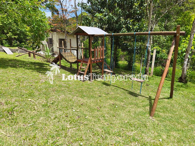 Sítio com 07 dormitórios, piscina e salão de jogos LT0042