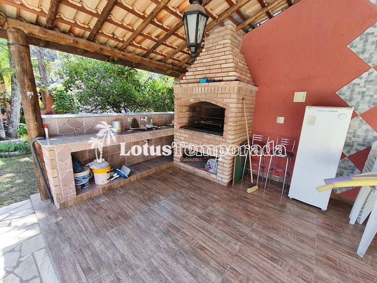 Sítio aconchegante com piscina em Juquitiba LT0019