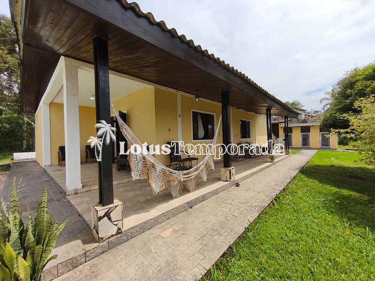 Chácara com 4 dormitórios e lazer completo LT0081