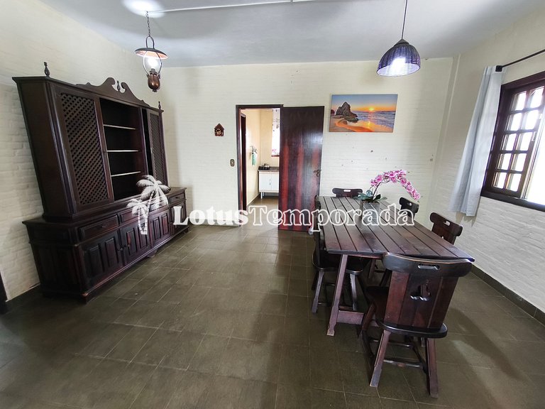 Chácara com 4 dormitórios e lazer completo LT0081