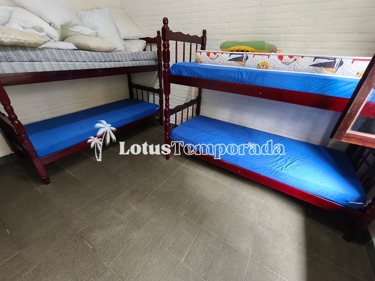 Chácara com 4 dormitórios e lazer completo LT0081