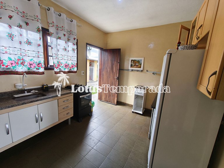 Chácara com 4 dormitórios e lazer completo LT0081