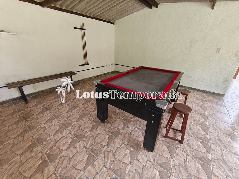 Chácara com 4 dormitórios e lazer completo LT0081