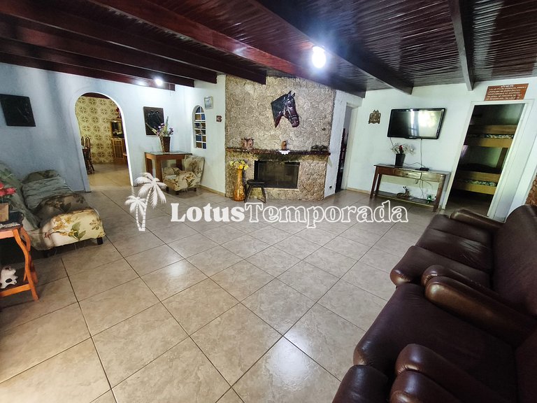 Sítio com piscina para eventos corporativos e retiros LT0010