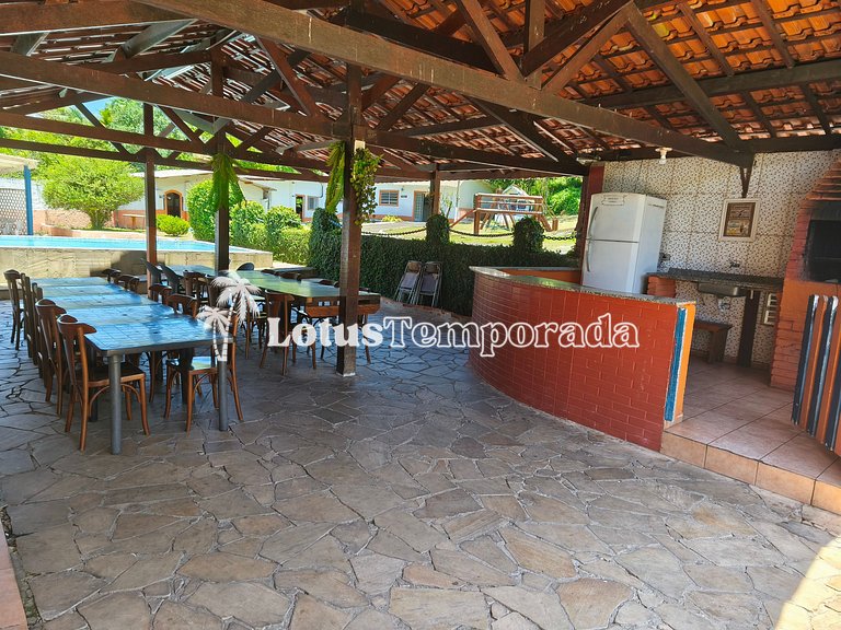 Sítio com piscina para eventos corporativos e retiros LT0010