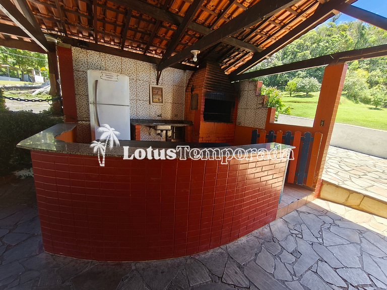 Sítio com piscina para eventos corporativos e retiros LT0010