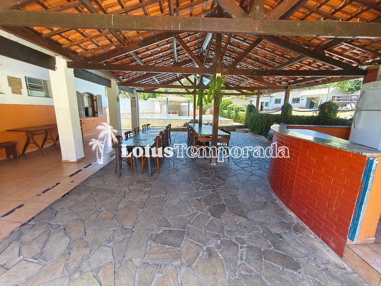 Sítio com piscina para eventos corporativos e retiros LT0010