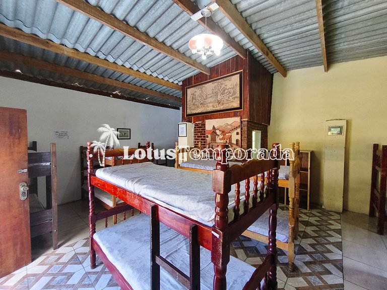 Sítio com piscina para eventos corporativos e retiros LT0010