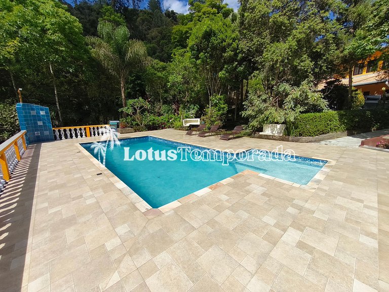 Chácara com 05 dormitórios, piscina e Lazer LT0040