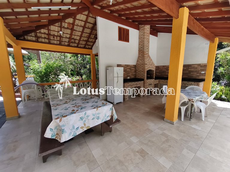 Chácara com 05 dormitórios, piscina e Lazer LT0040