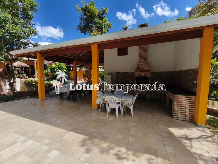 Chácara com 05 dormitórios, piscina e Lazer LT0040