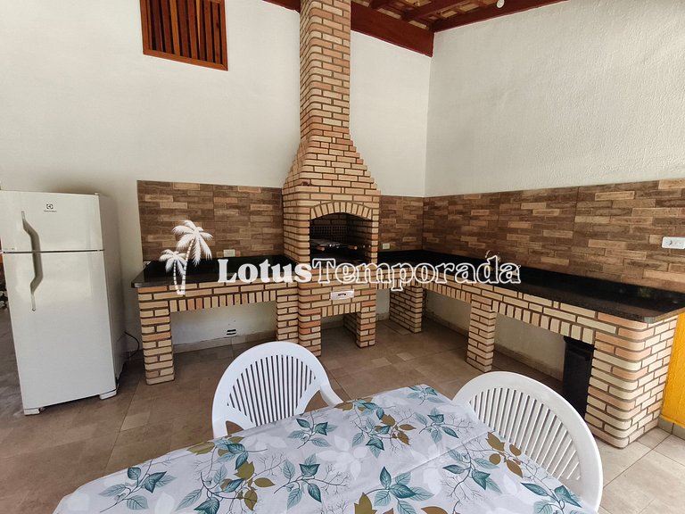 Chácara com 05 dormitórios, piscina e Lazer LT0040