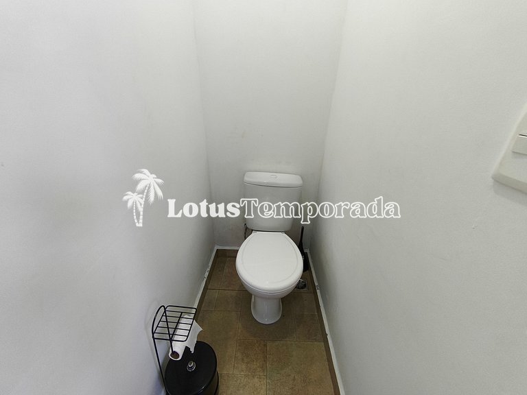 Chácara com 05 dormitórios, piscina e Lazer LT0040
