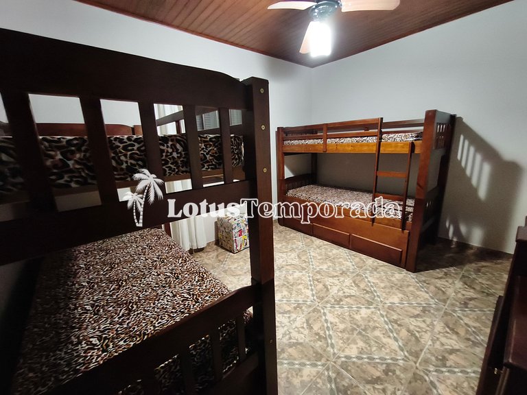 Chácara com 05 dormitórios, piscina e Lazer LT0040