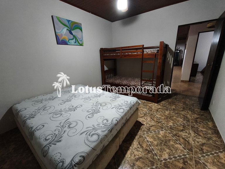 Chácara com 05 dormitórios, piscina e Lazer LT0040