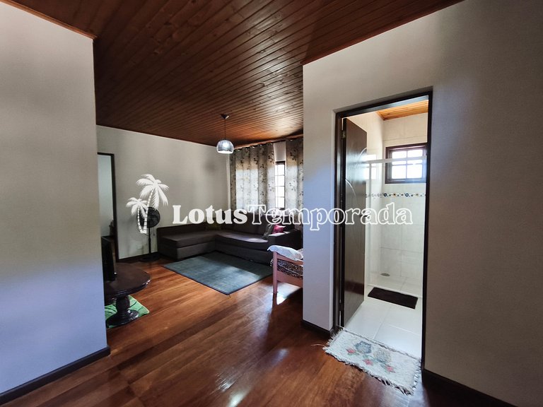 Chácara com 05 dormitórios, piscina e Lazer LT0040