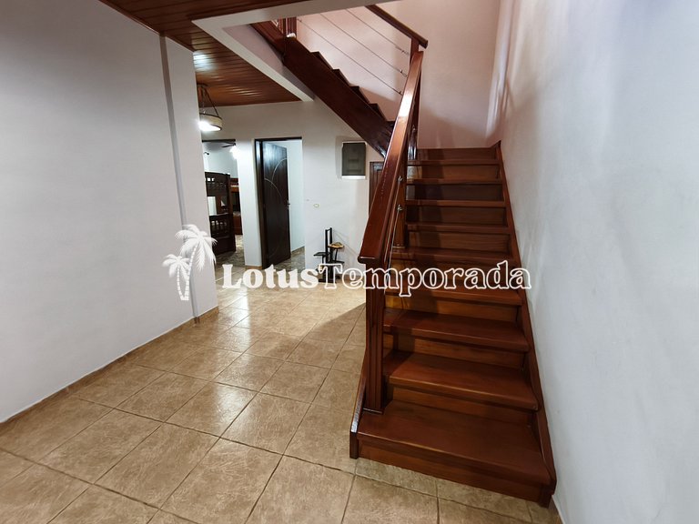 Chácara com 05 dormitórios, piscina e Lazer LT0040