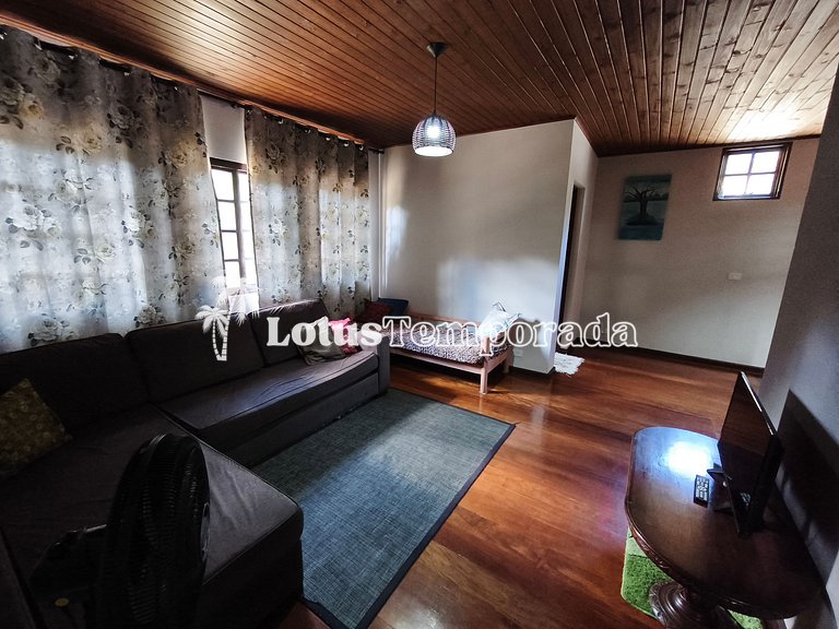 Chácara com 05 dormitórios, piscina e Lazer LT0040