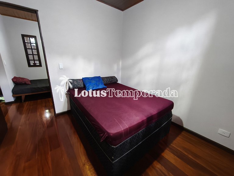 Chácara com 05 dormitórios, piscina e Lazer LT0040