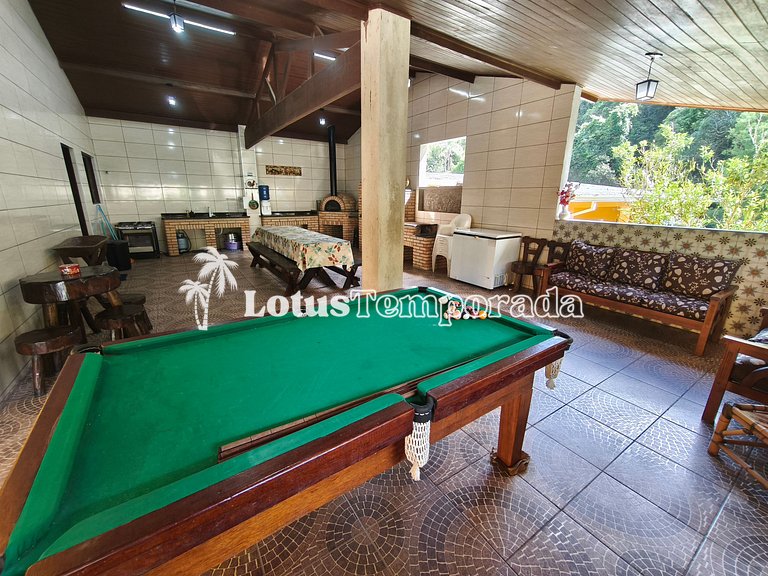 Chácara com 05 dormitórios, piscina e Lazer LT0040