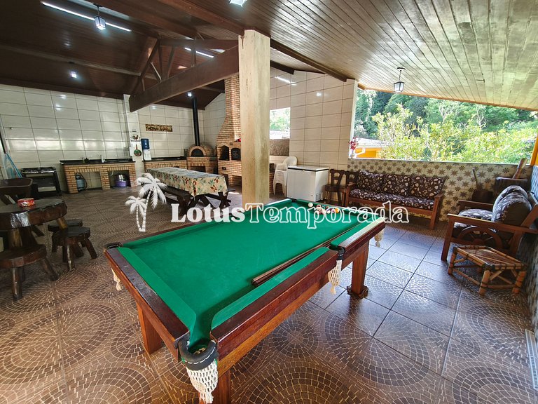 Chácara com 05 dormitórios, piscina e Lazer LT0040