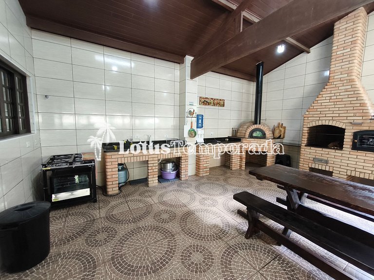 Chácara Avarandada com Lazer e Rio LT0040