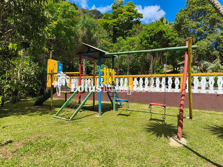 Chácara com 05 dormitórios, piscina e Lazer LT0040