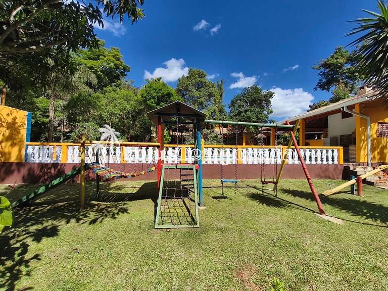 Chácara com 05 dormitórios, piscina e Lazer LT0040