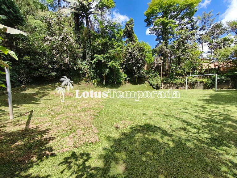 Chácara com 05 dormitórios, piscina e Lazer LT0040