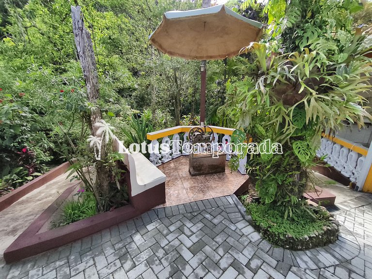 Chácara com 05 dormitórios, piscina e Lazer LT0040
