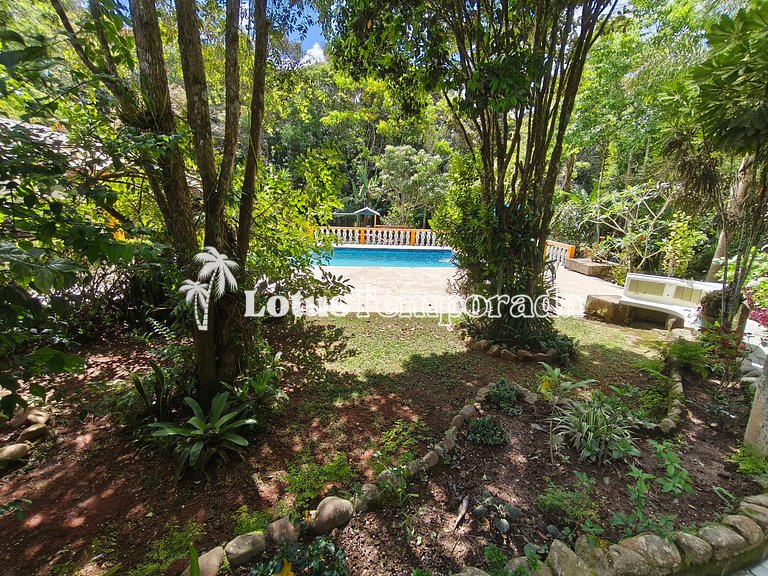 Chácara com 05 dormitórios, piscina e Lazer LT0040