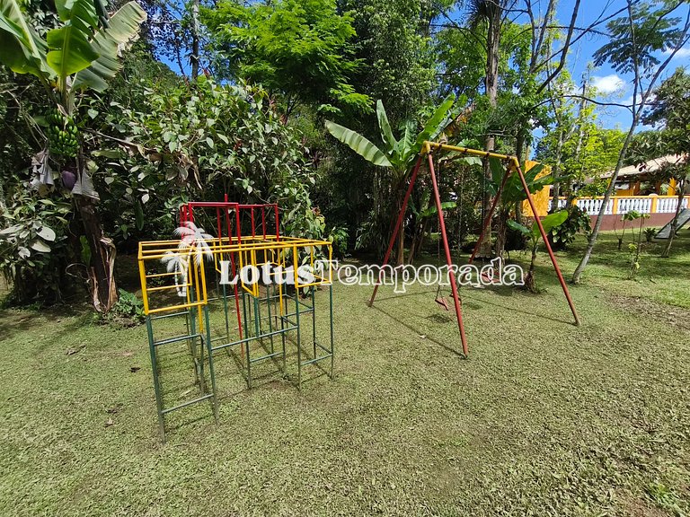 Chácara com 05 dormitórios, piscina e Lazer LT0040