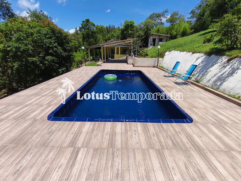 Chácara aconchegante com piscina e lareira LT0084