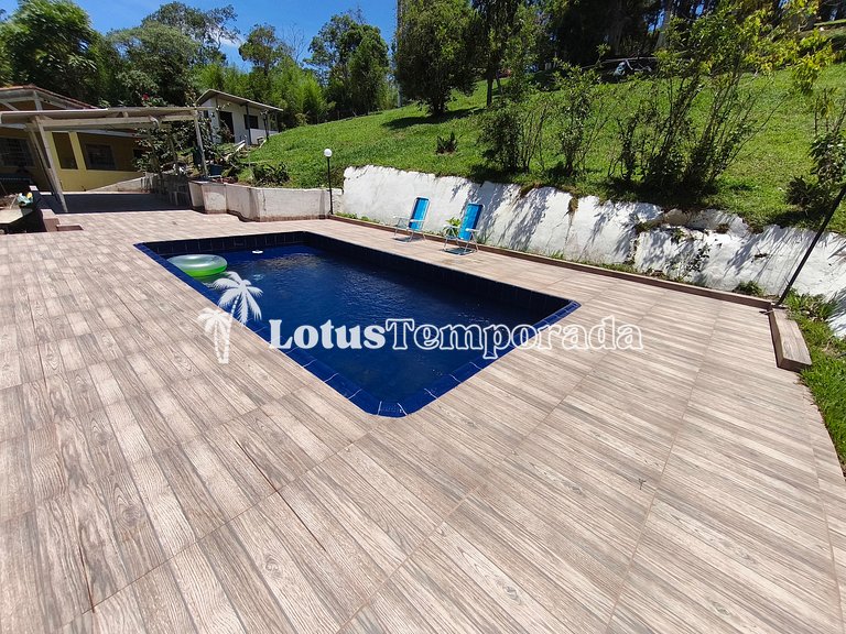 Chácara aconchegante com piscina e lareira LT0084