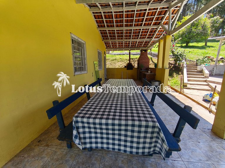 Chácara aconchegante com piscina e lareira LT0084