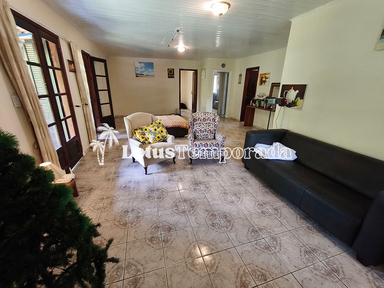 Chácara aconchegante com piscina e lareira LT0084