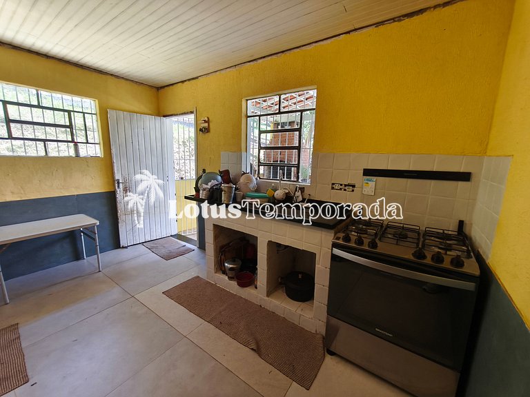 Chácara aconchegante com piscina e lareira LT0084