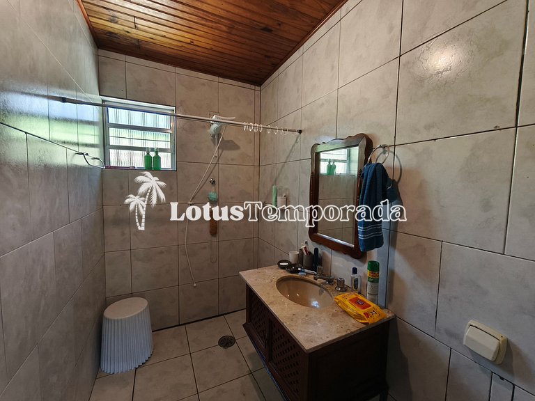 Chácara aconchegante com piscina e lareira LT0084