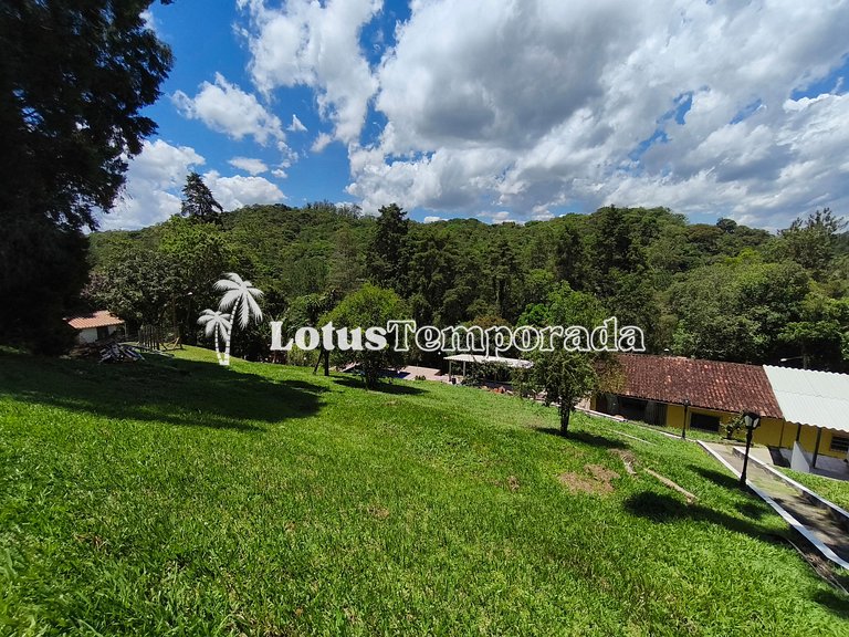 Chácara aconchegante com piscina e lareira LT0084