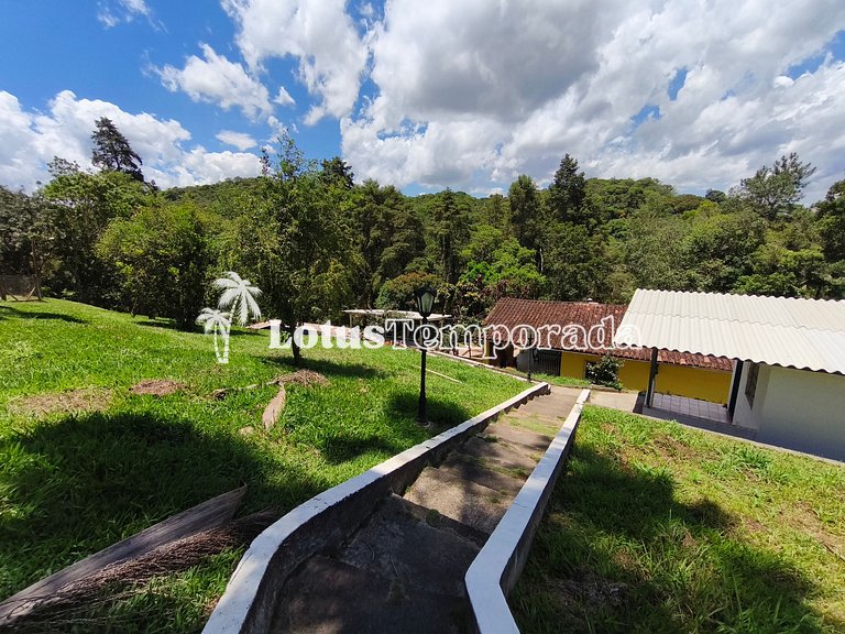 Chácara aconchegante com piscina e lareira LT0084